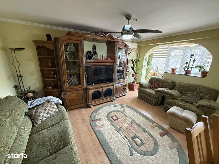 Apartament cu 3 camere de vanzare in Centrul orasului Campulung - 3