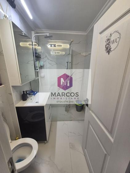 Apartament cu 3 camere semidecomandat, mobilat în Micro II