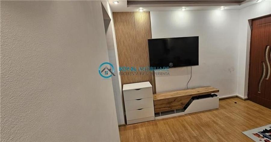 Royal Imobiliare - Vanzare apartament 3 camere zona Baraolt - 2