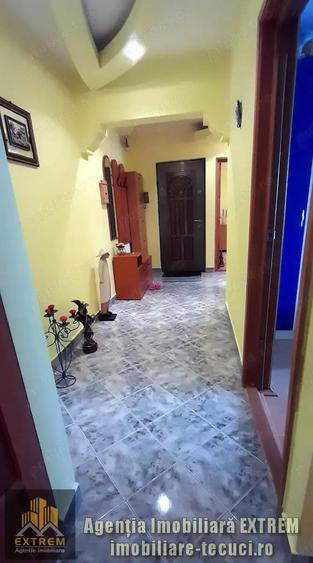 Apartament cu 3 camere, 56mp, etajul 3, in zona CEC din Tecuci - 1