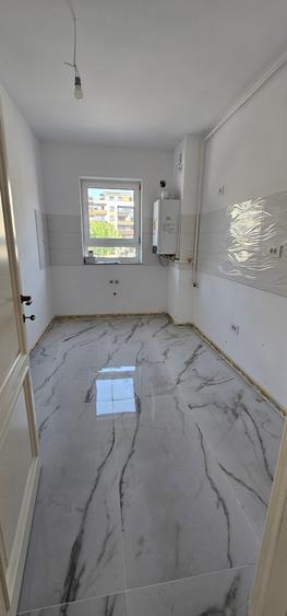 Apartament cu 3 camere decomandat zona Tractoul Maurer Villas - 6