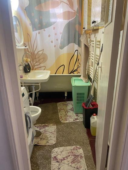 Apartament cu 2 camere decomandat în Roșia