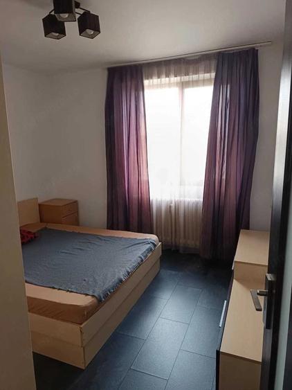 Apartament cu 3 camere decomandat, mobilat în Tineretului