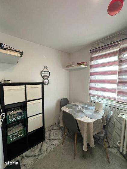 Apartament cu 3 camere semidecomandat în Militari