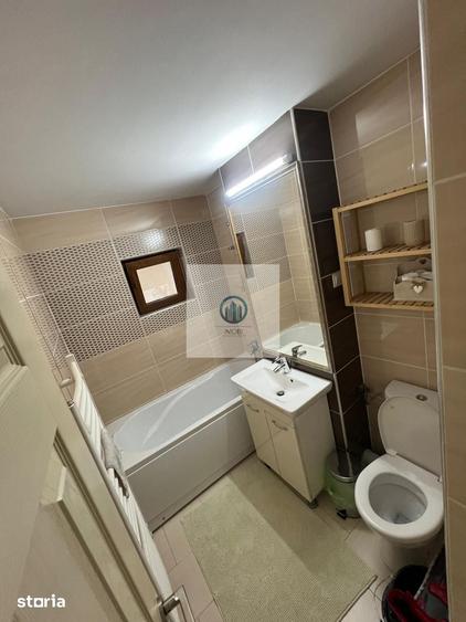 Apartament cu 3 camere decomandat în Liliacului