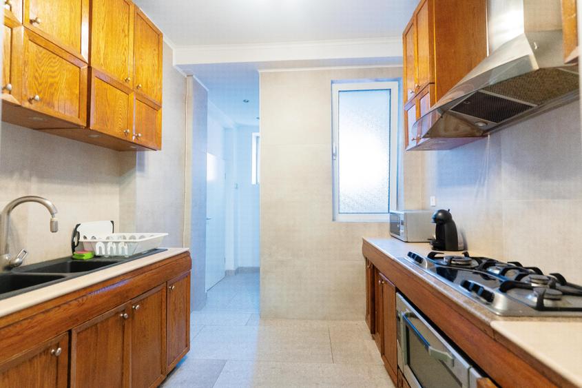 Apartament cu 6 camere decomandat în Știrbei Vodă
