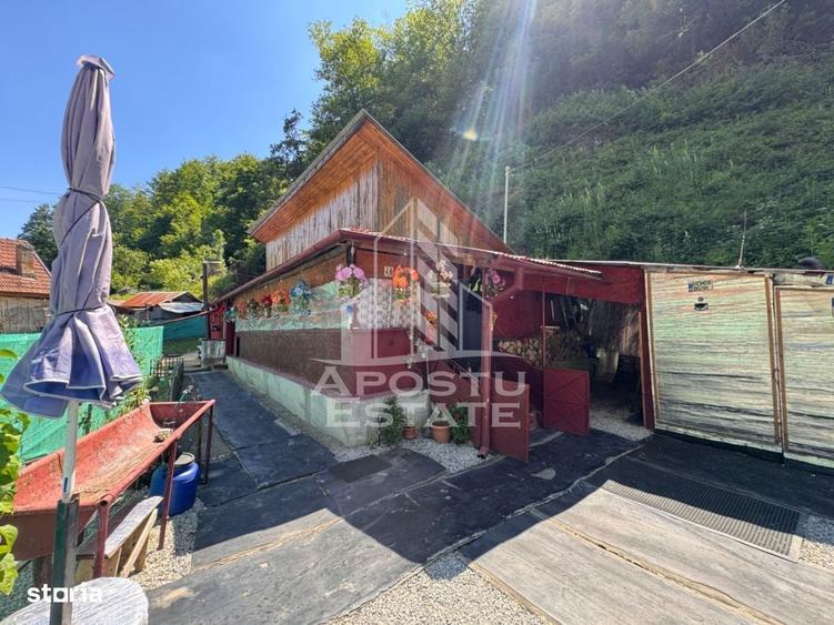 Casă cu 2 camere semidecomandat cu Teren 307 Mp în Central