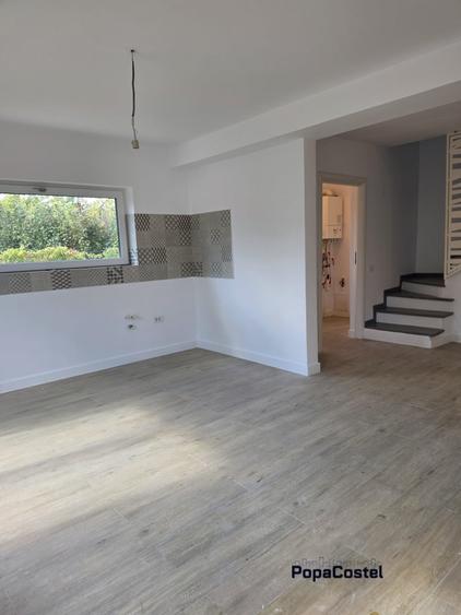 Duplex cu 4 camere cu Canalizare în Odăi