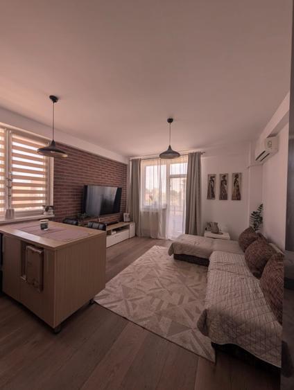 Apartament cu 3 camere decomandat în Vârteju