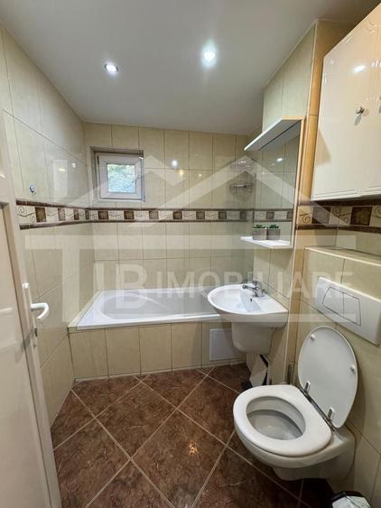 Apartament cu 3 camere, 65 mp, decomandat, Zona UMFST - 10