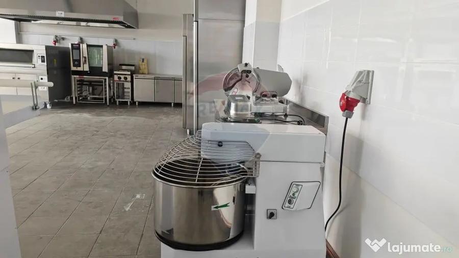 Spațiu comercial, de 200 mp, în Central