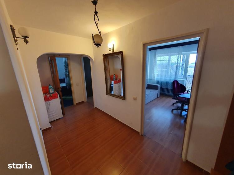 Apartament cu 4 camere decomandat în Pantelimon