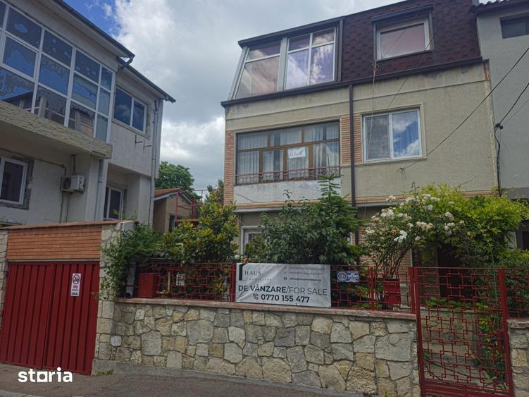 Casă cu 6 camere cu Canalizare în Universitate