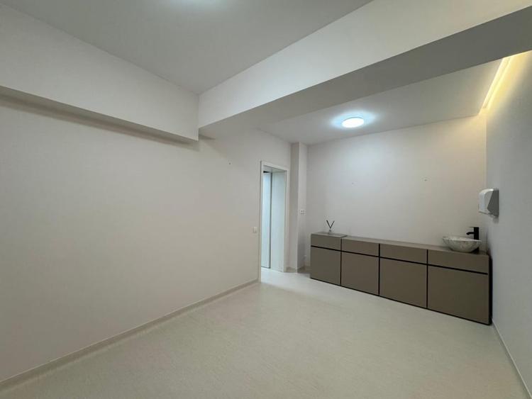Spațiu comercial, de 34 mp, în Avantgarden