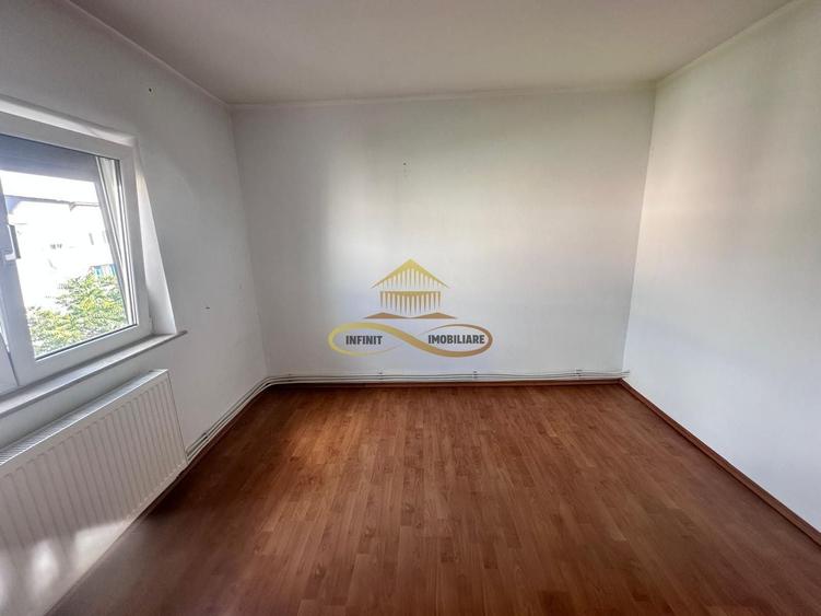 De vanzare apartament 2 camere decomandate Nord Bacau - 4