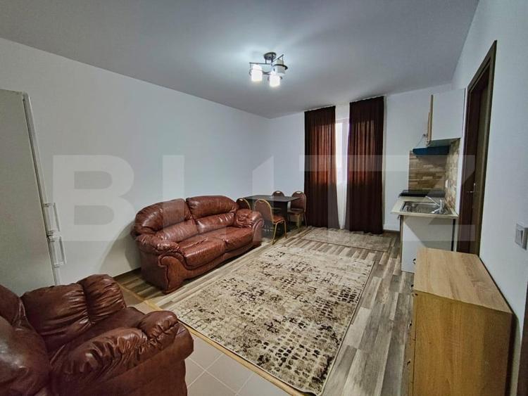 Apartament cu 2 camere semidecomandat, mobilat în Bariera Vâlcii