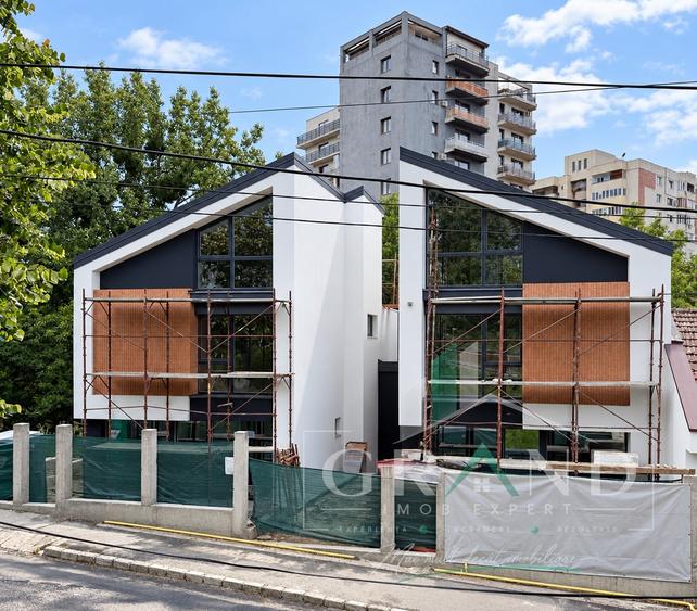 Duplex cu 4 camere cu Canalizare în Mănăștur