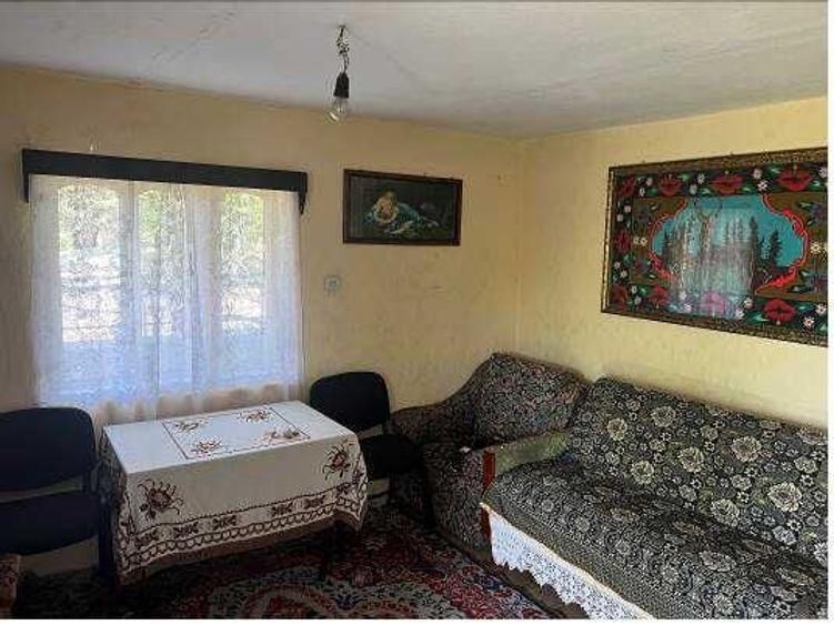 Casă cu 3 camere cu Teren 6862 Mp în Stroiești