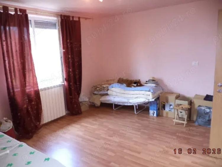 Casă cu Teren 1756 Mp în Vest