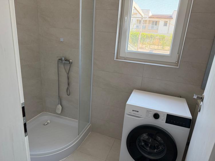 Apartament cu 2 camere semidecomandat în Berceni