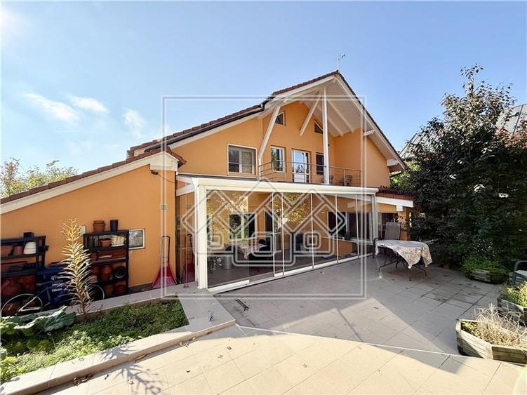 Casa de vanzare in Sibiu, individuala - 418 mp - teren 1.338 mp - 32