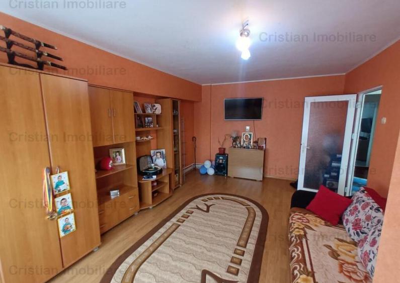 DECOMANDAT MOBILAT ! 3 cam Confort1 etaj intermediar Viziru - 1