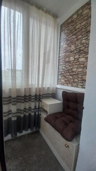 Inchiriez o camera intr-un apartament cu 3 camere - 3