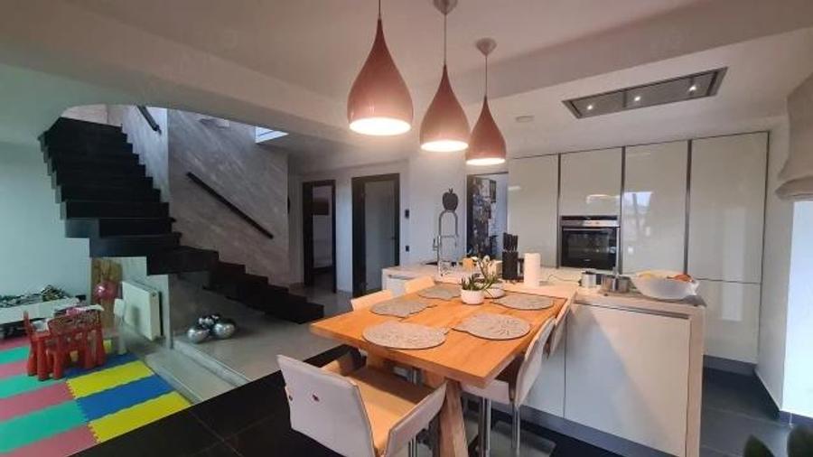 Vila 4 camere, 140mp utili, teren 500mp, Pantelimon, 285.000euro - 4