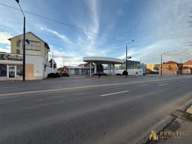 Proprietate comerciala cu posibilitate de construire pe Bd. Decebal - 8
