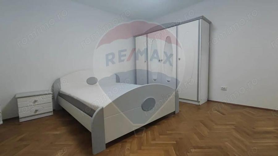 De inchiriat apartament 3 camere spatios etaj 1 Splaiul Crisanei - 10