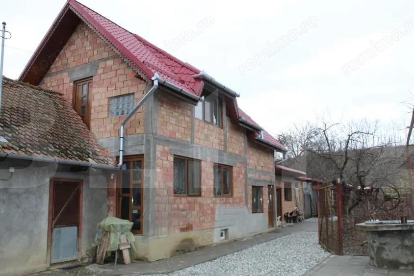 Dubla Oportunitate: Casa Noua 2020 + Casa Tradi?ionala pe 1.337 mp Teren - 1