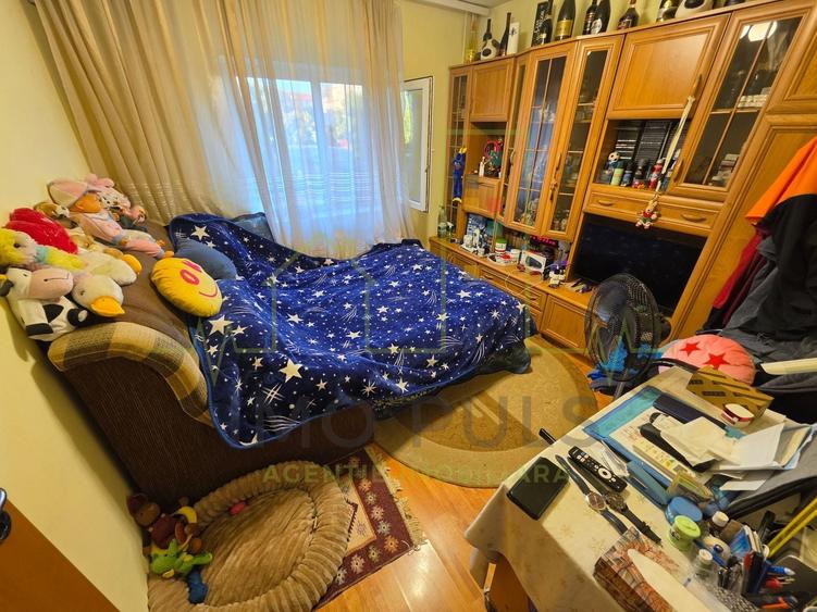 Apartament cu 3 camere semidecomandat în Șagului