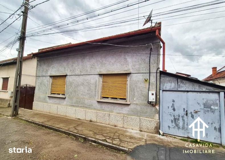 Casă cu 8 camere cu Teren 430 Mp în Central