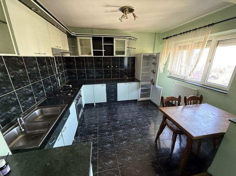 Ofer spre vanzare Apartament 4 Camere la intrare in Micro 17 - 5