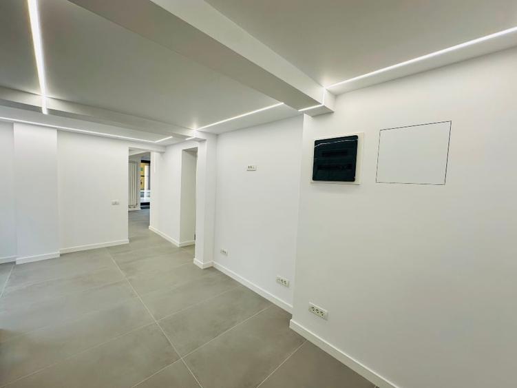 Spațiu comercial -  NOU  amenajat  în zona pietonala - Bd Decebal - 6