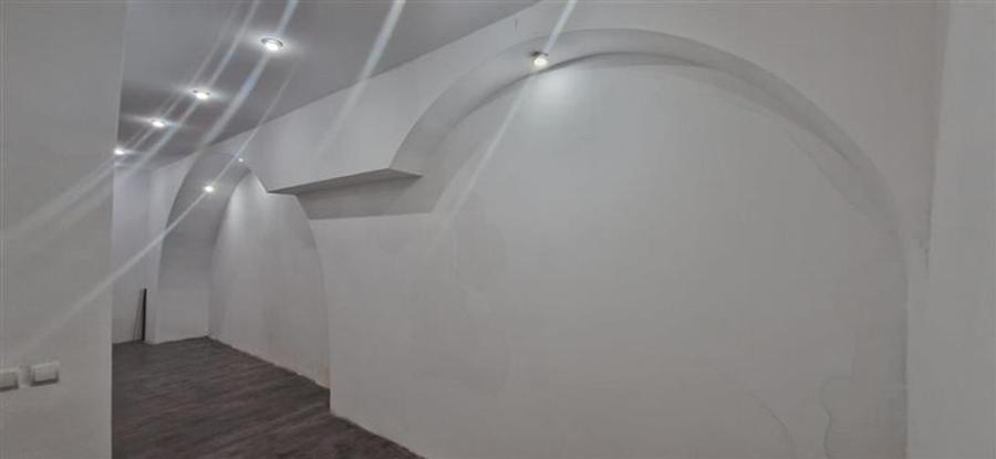 De vanzare spatiu comercial in Centru - 2