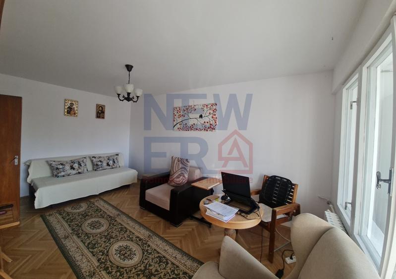 Apartament 4 Camere de Vanzare in Pajura - 2