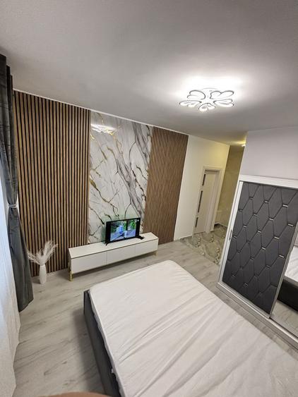 Inchiriez garsoniera Militari Residence + loc de parcare - 2