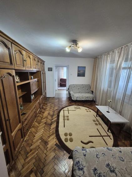 Inchiriez apartament 2 camere Micro 2 - 4