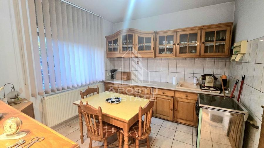 Casa individuala, zona Mehala - Cetatii, teren generos - 1