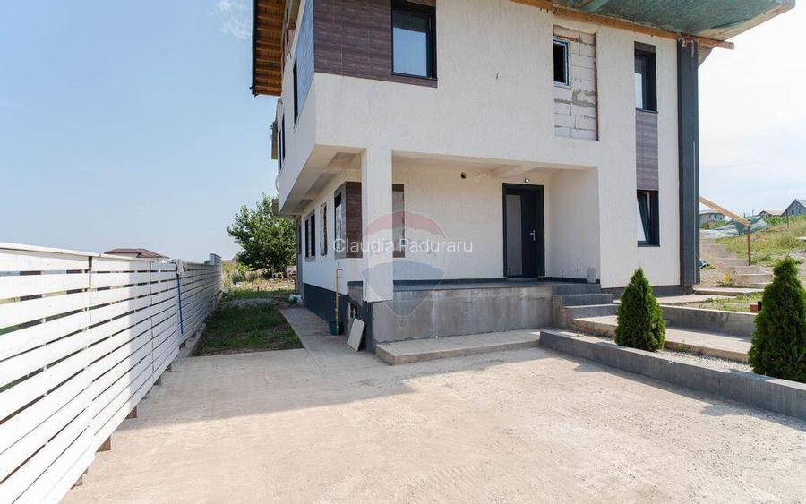 Apartament cu 5 camere de vanzare
