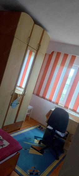 Apartament cu 3 camere decomandat în Vest