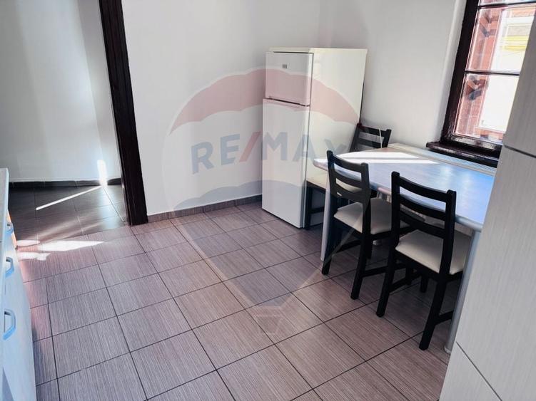 Apartament cu 2 camere de închiriat – ultracentral, str. Primăriei - 10