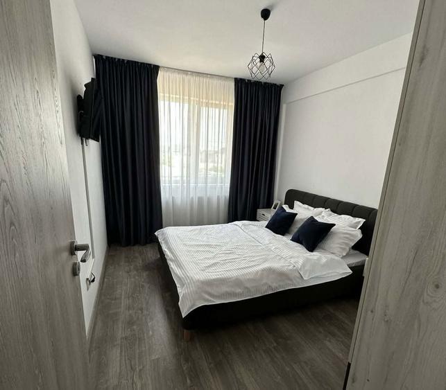 PROPRIETAR vand apartament 3 camere DECOMANDAT loc de PARCARE - 10