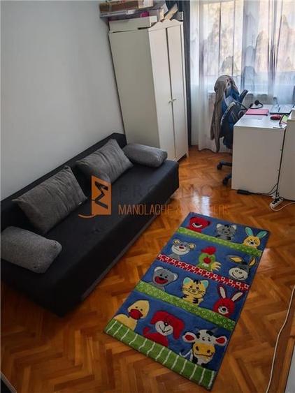 Apartament 3 camere cf 1 semidecomandat in zona Crang - 9