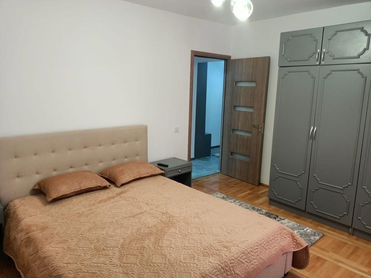 Inchiriez apartament, 2 camere decomandat, 1 decembrie 1918, et 3 - 8