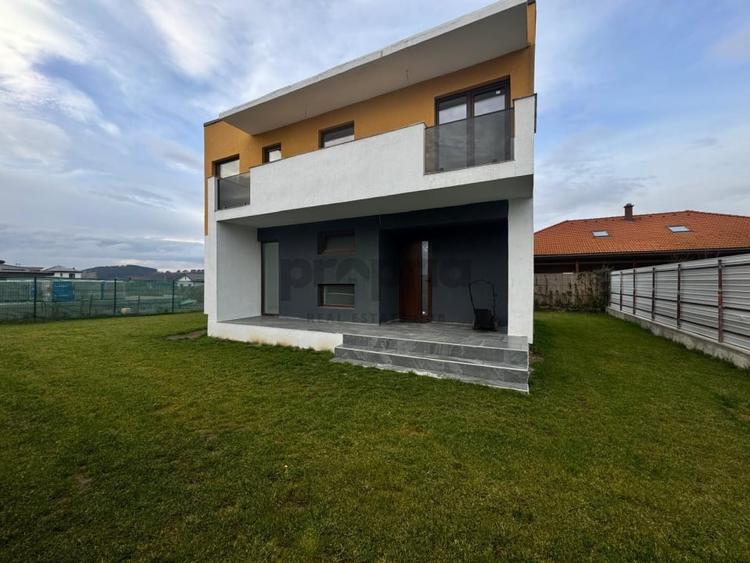 Casa de vanzare | 5 camere • 3 bai • 415 mp teren | Harman - 1