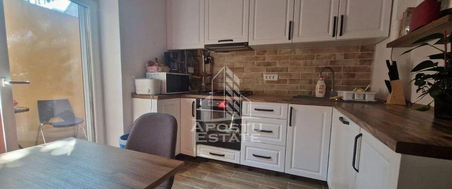 Apartament la casa cu curte comuna zona Piata Maria - 7