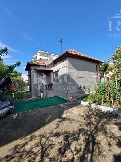 Casa veche cu teren 304 mp Intre Lacuri - 13
