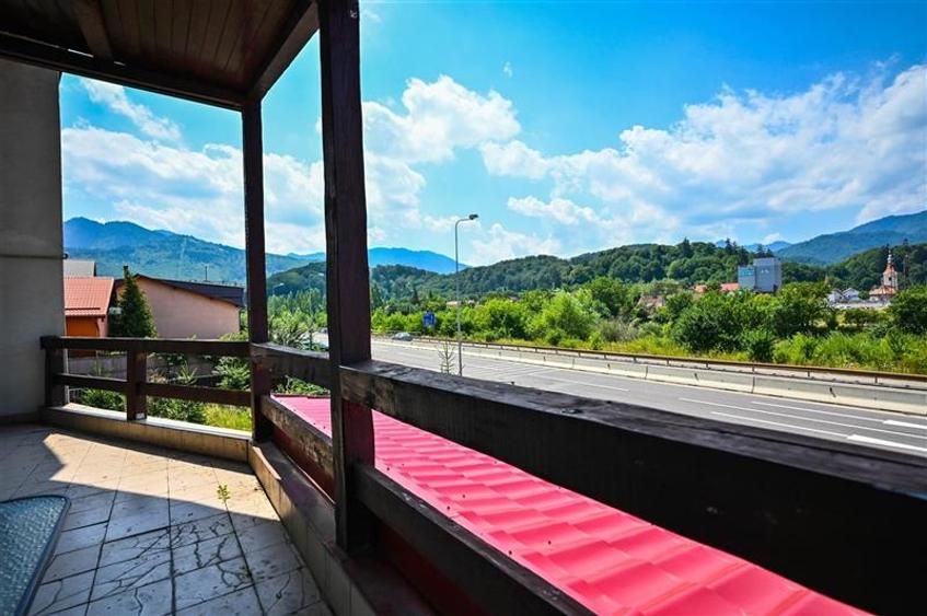 Casa cu 4 apartamente independente: Oportunitate Rezidential/ Investitionala in - 17